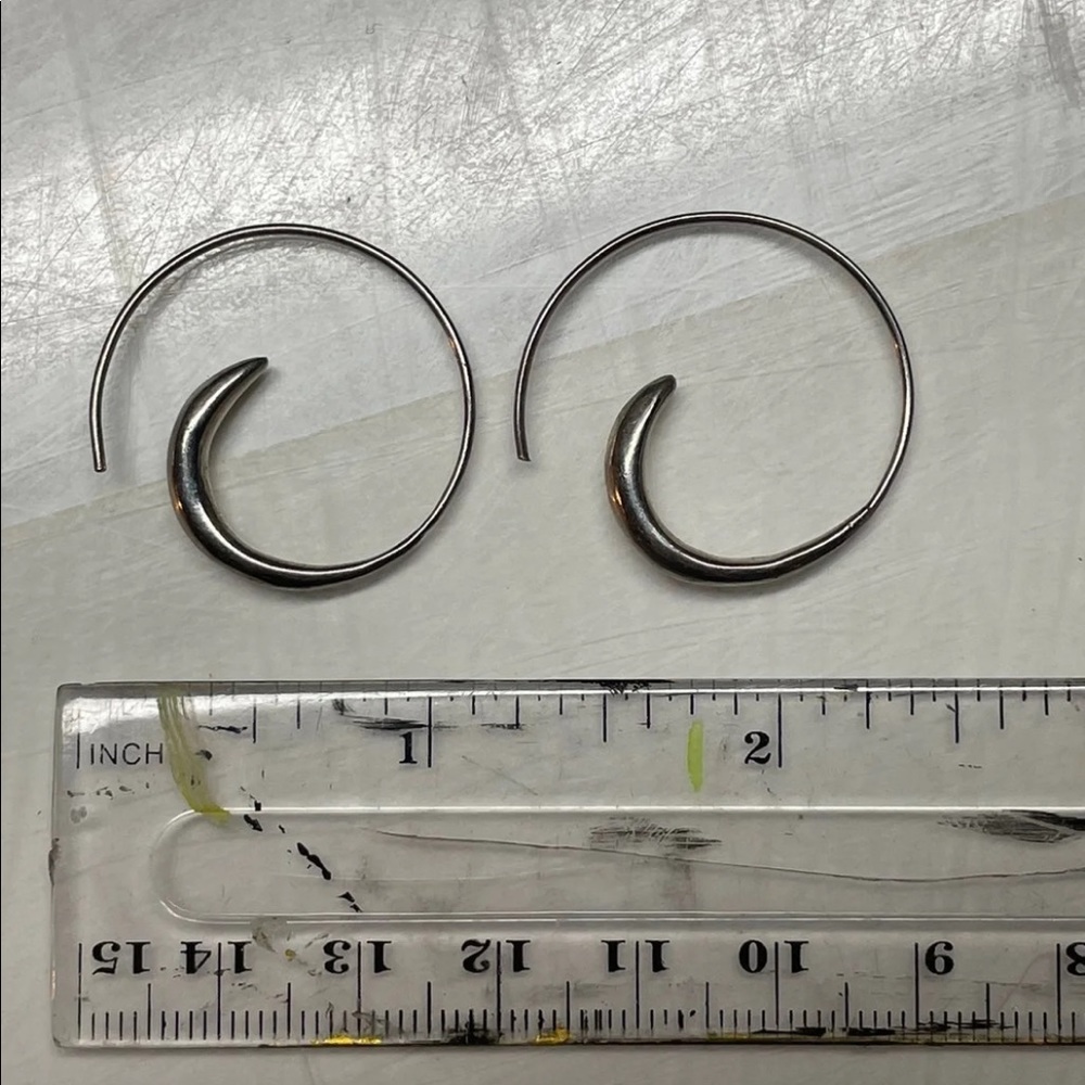 SS earrings